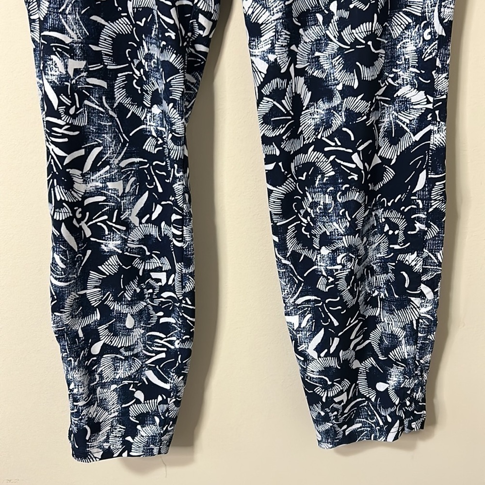 Athleta Ariel Aspire Printed Pant Jogger Blue Floral Lightweight stretch Size 10 - Picture 8 of 16